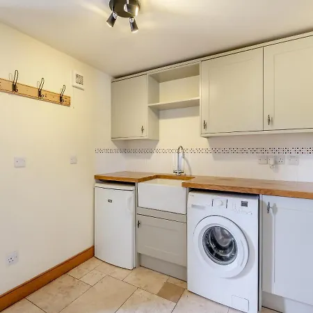 The Long Barn Отель