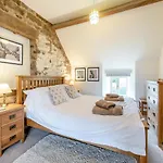 The Long Barn * Goathland